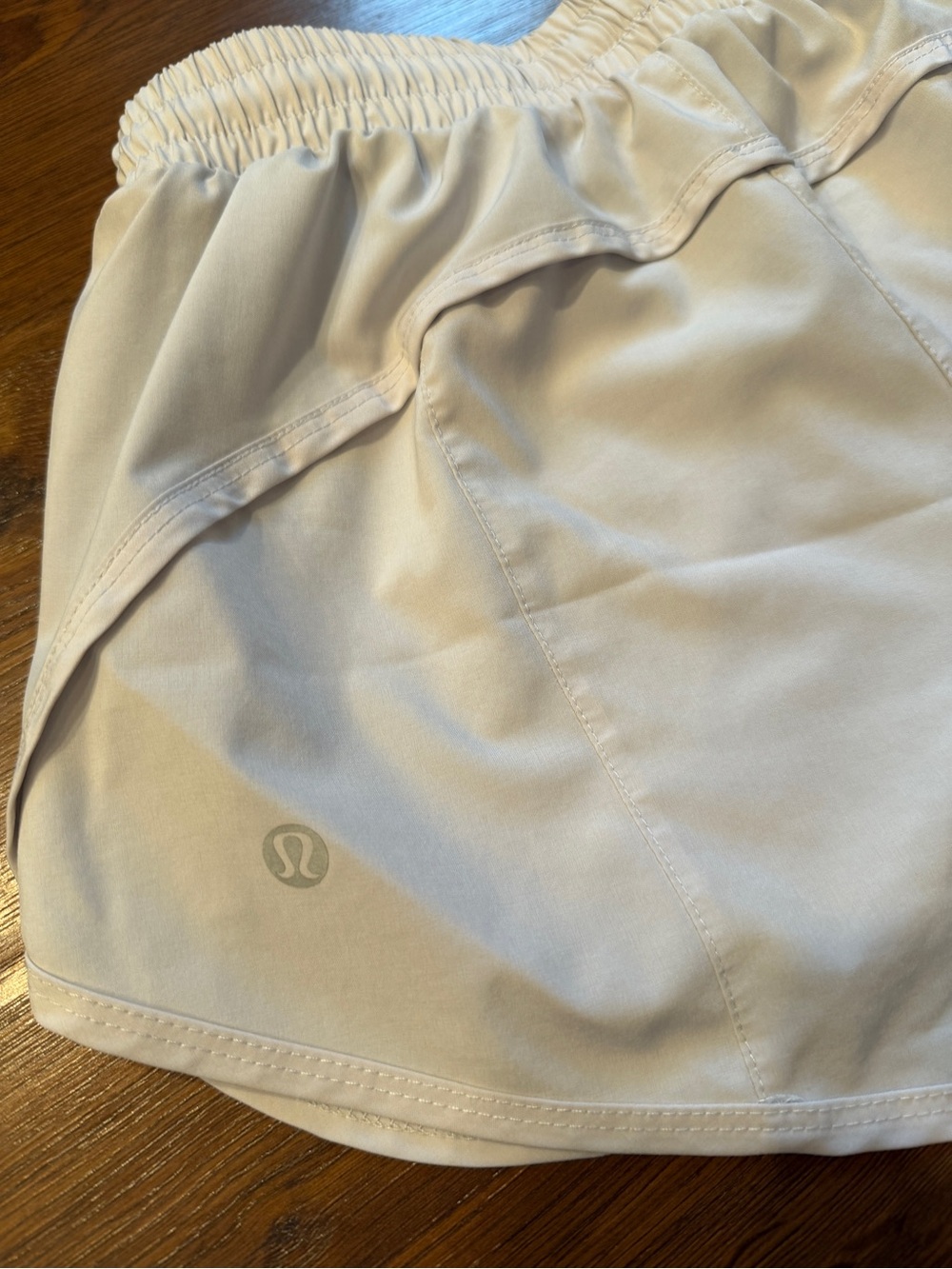 Lululemon Speed Up Shorts 2.5” Silver Gray Size 4 Running Athletic *READ*